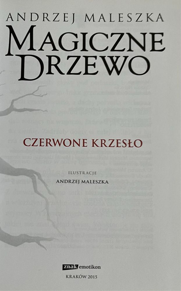 Magiczne drzewk. Czrewone krzeslo