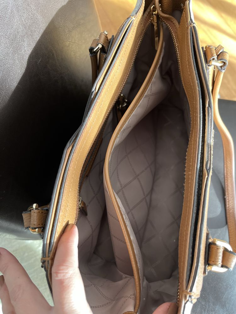 Mala Michael Kors