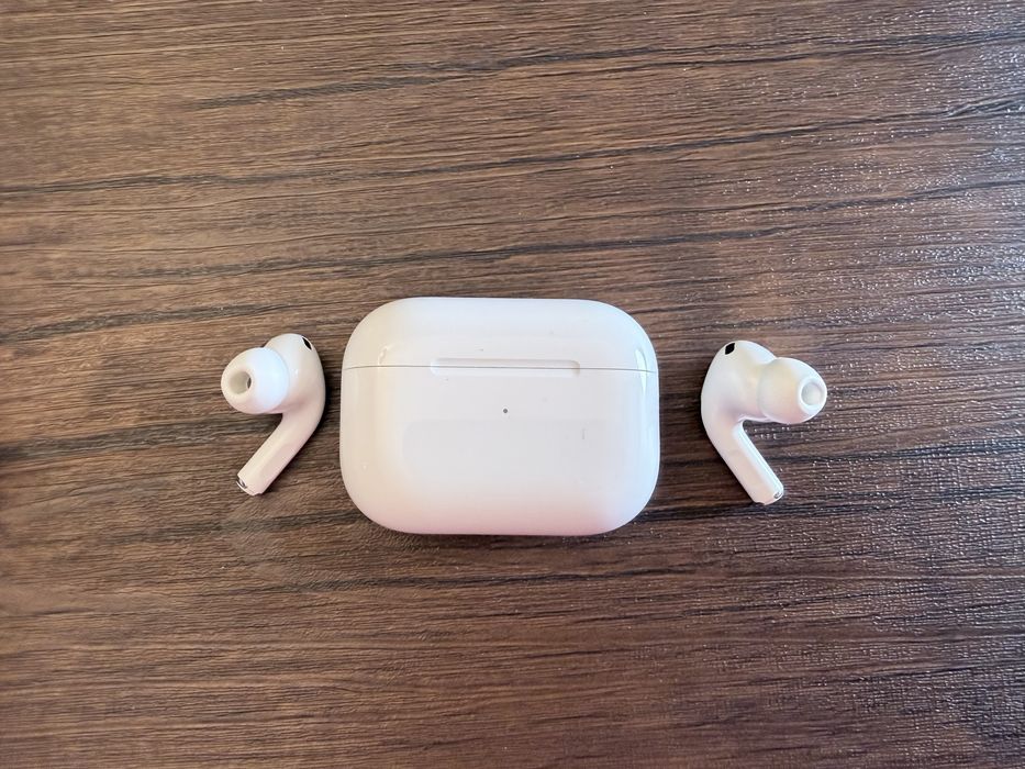 Apple AirPods Pro 2 Lightning MagSafe + etui Spigen + KRK