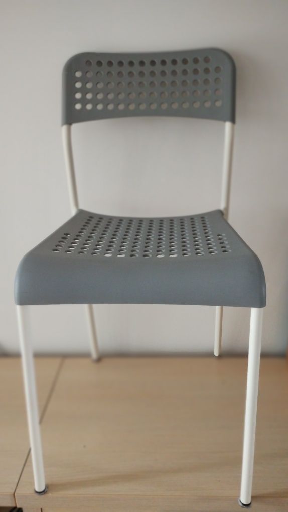 Krzesło szaro białe Ikea ADDE
