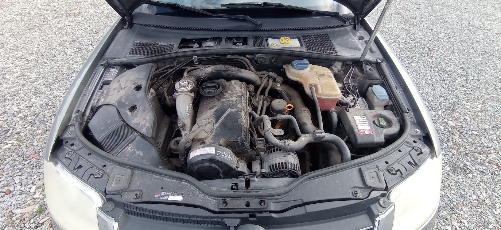 Volkswagen Passat sedan 1.9 TDI ! długie opłaty ! hak ! ele szyby !