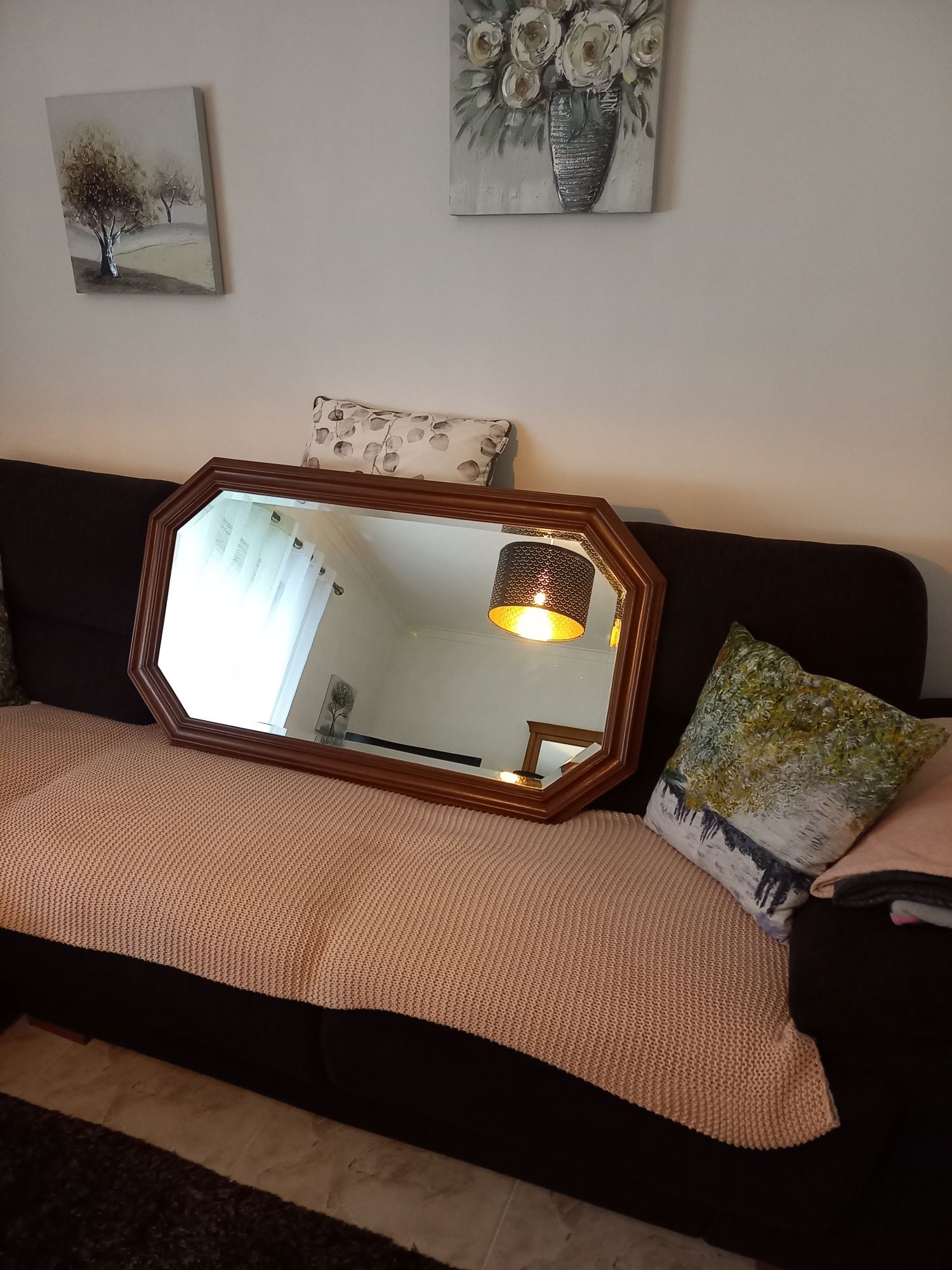Vendo  espelho  de sala com moldura  em madeira de mogno maciça