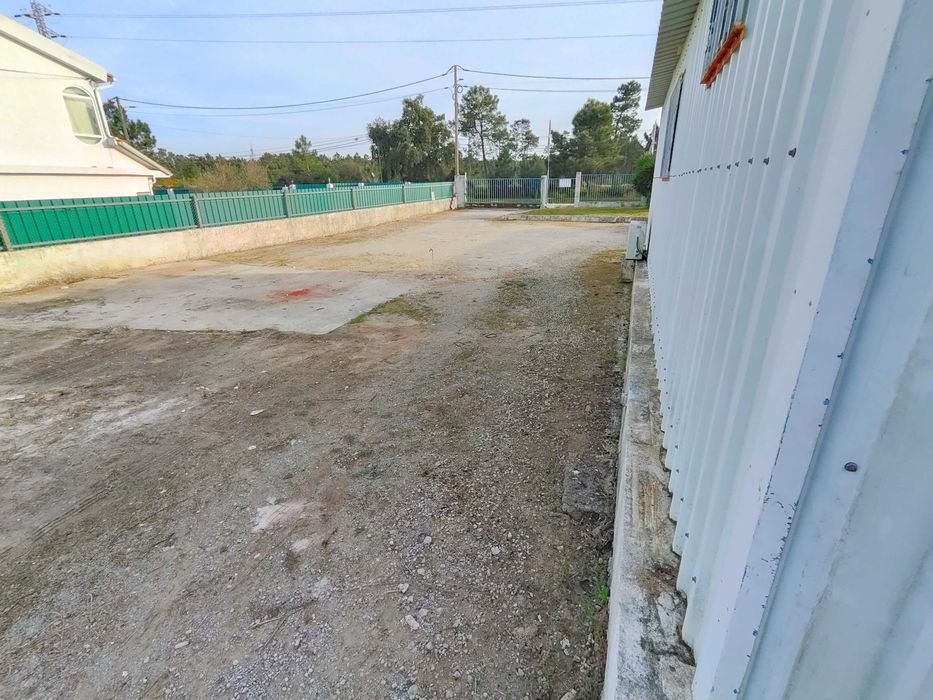 LOTE 1700m2 (700m2 c/moradia + 1000m2 p/comércio)