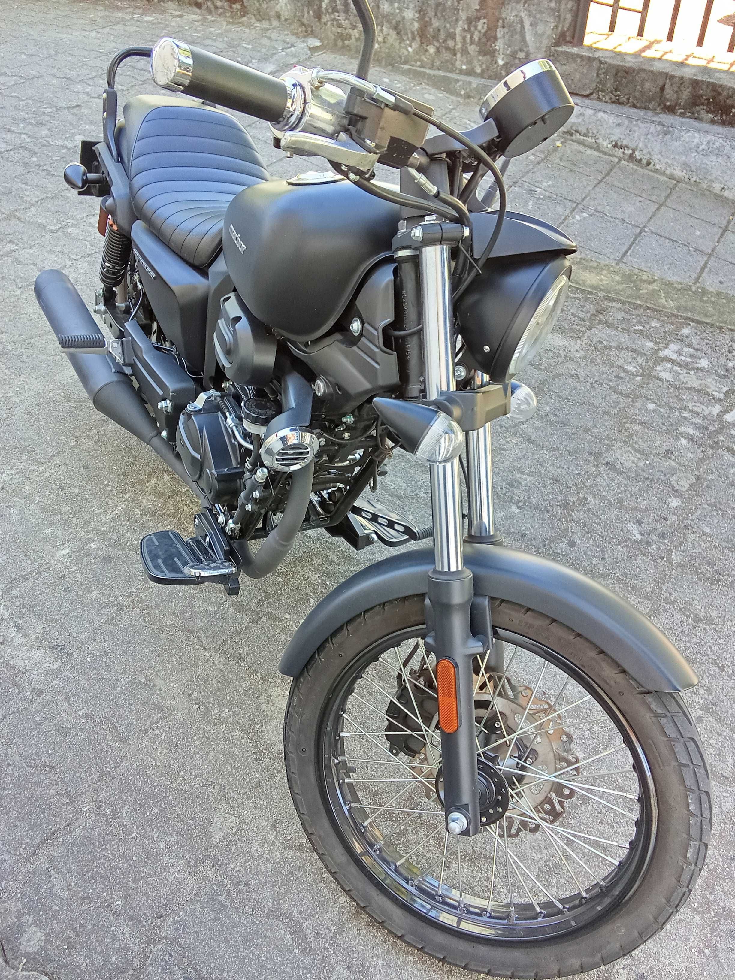 macbor 125 Como nova/ ainda com garantia