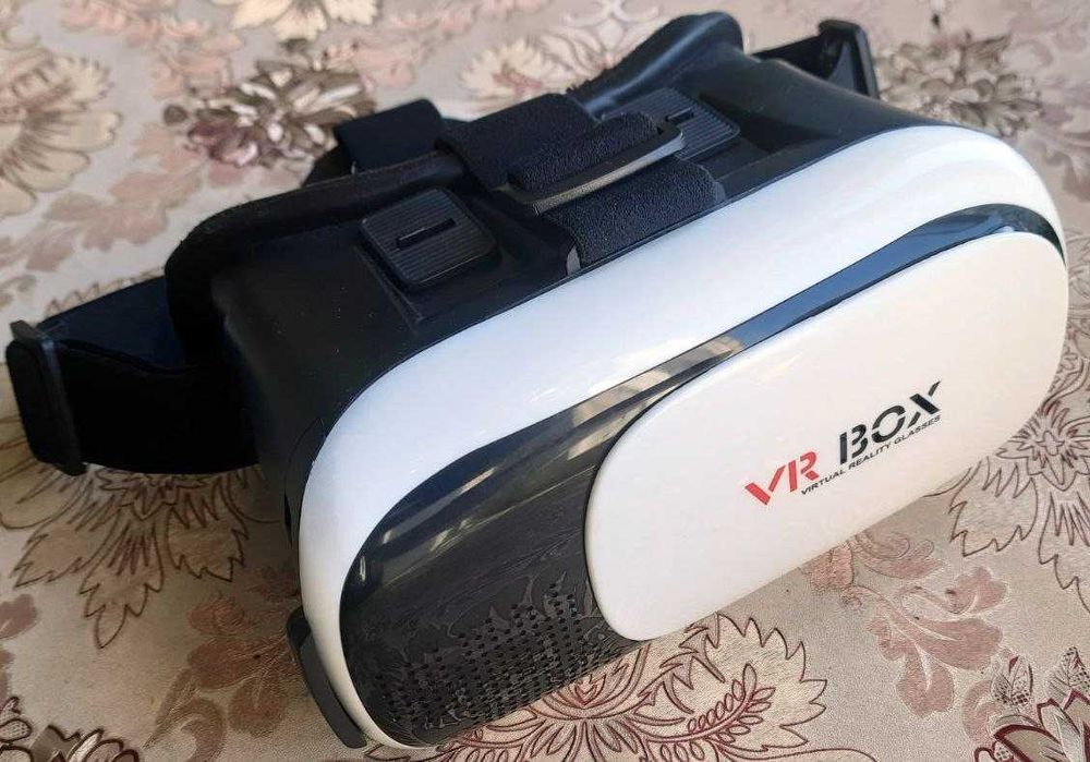 Віртуальна реальність для телефону VR-box