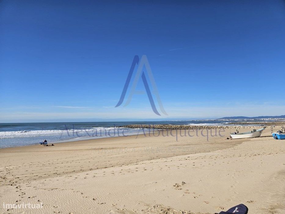 Moradia V3 à Venda na Costa de Caparica