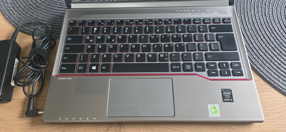Laptop Fujitsu Lifebook E734 13", intel i5, Win10