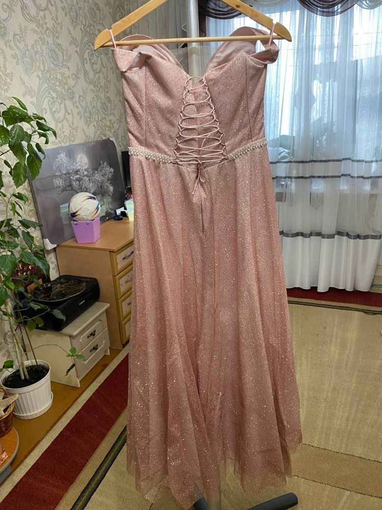 Продаю платье