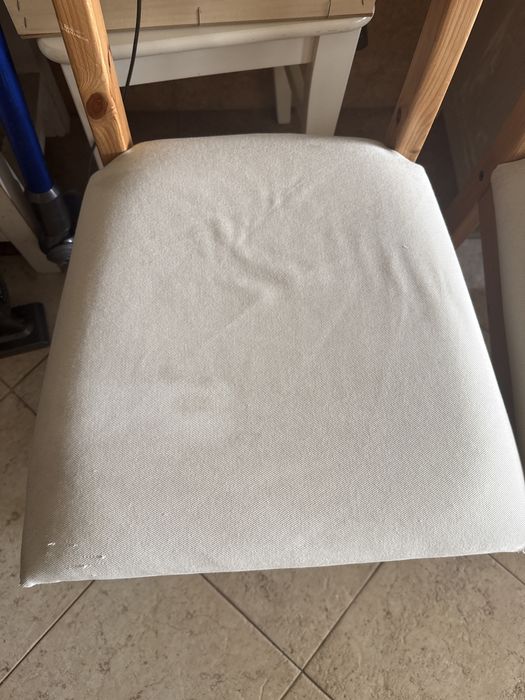 5 cadeiras Ikea com almofada em tecido
