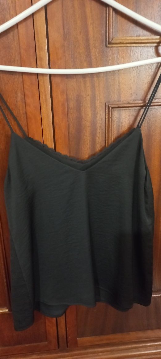 Top preto Stradivarius