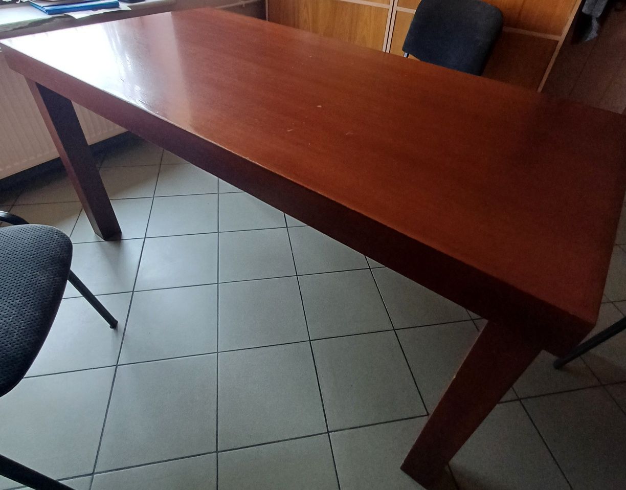 Sprzedam    stół