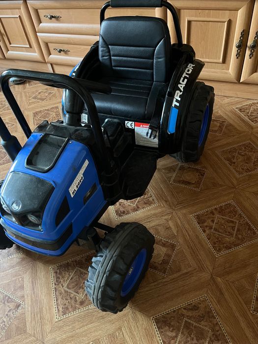 Дитячий трактор електро