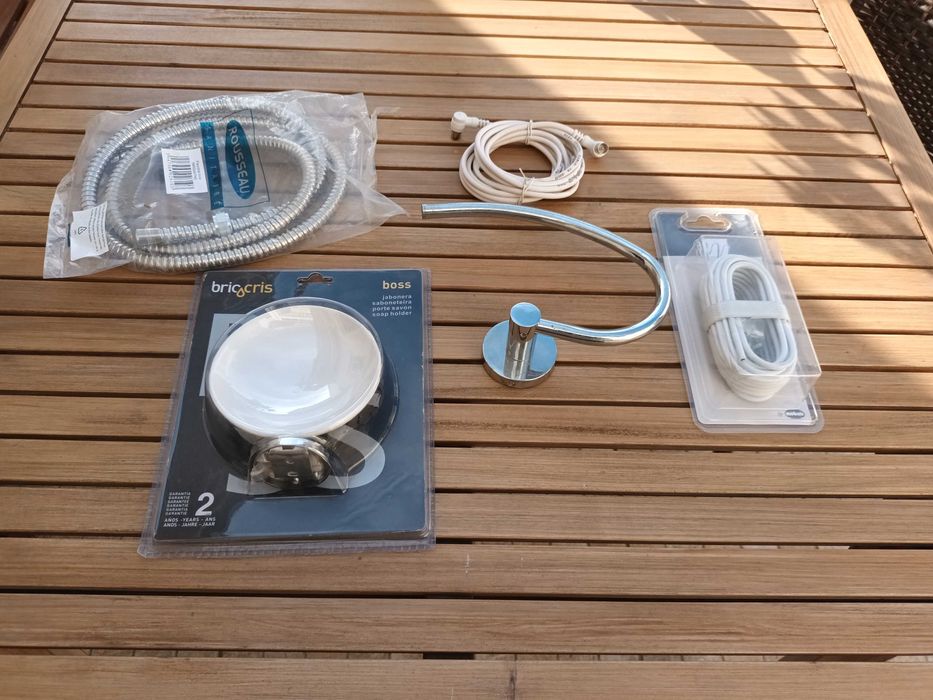 Vários objetos de casa