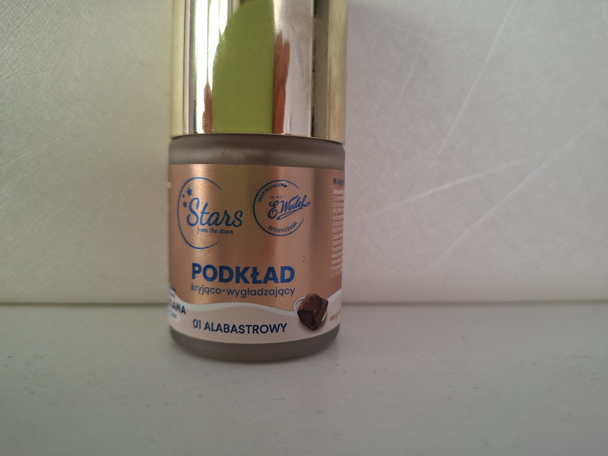 Podkład Stars x Wedel 01 Alabaster