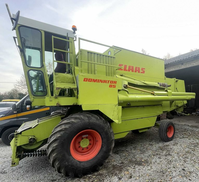 Claas Dominator 85