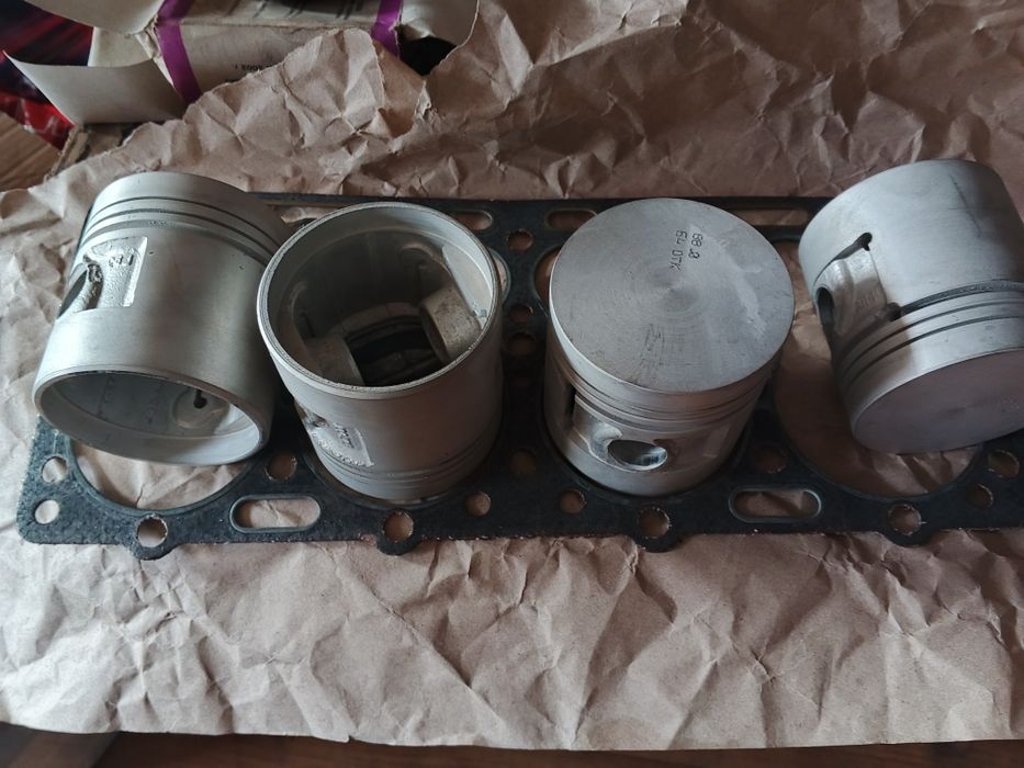 ГАЗ М-20 ГАЗ-69 прокладки и комплектующие двигателя.