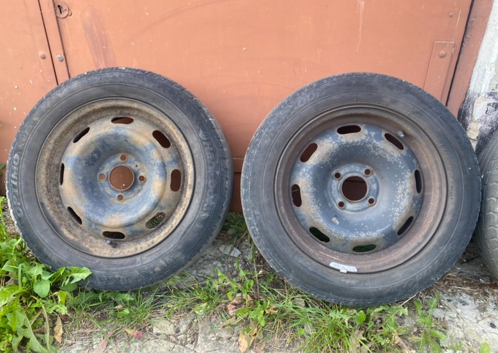 Komplet felg z oponami. Felgi stalowe rozmiar 15 cali. Peugeot 207