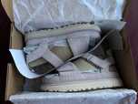 UGG Sandália 'Goldenstar' roxo claro/lilás