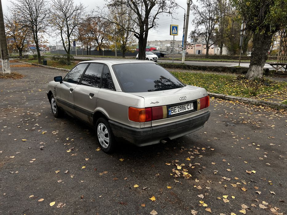 В продаже ауди 80 на полному ходу