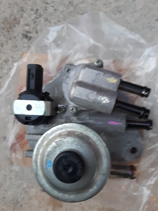 Крышка топливного фильтра Toyota LC200