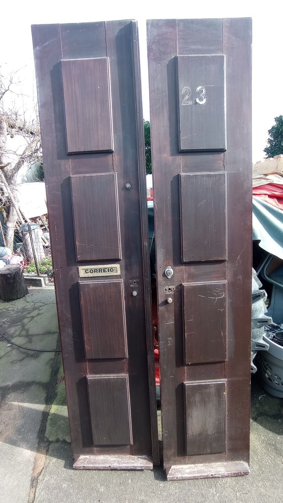 Portas externas em madeira
