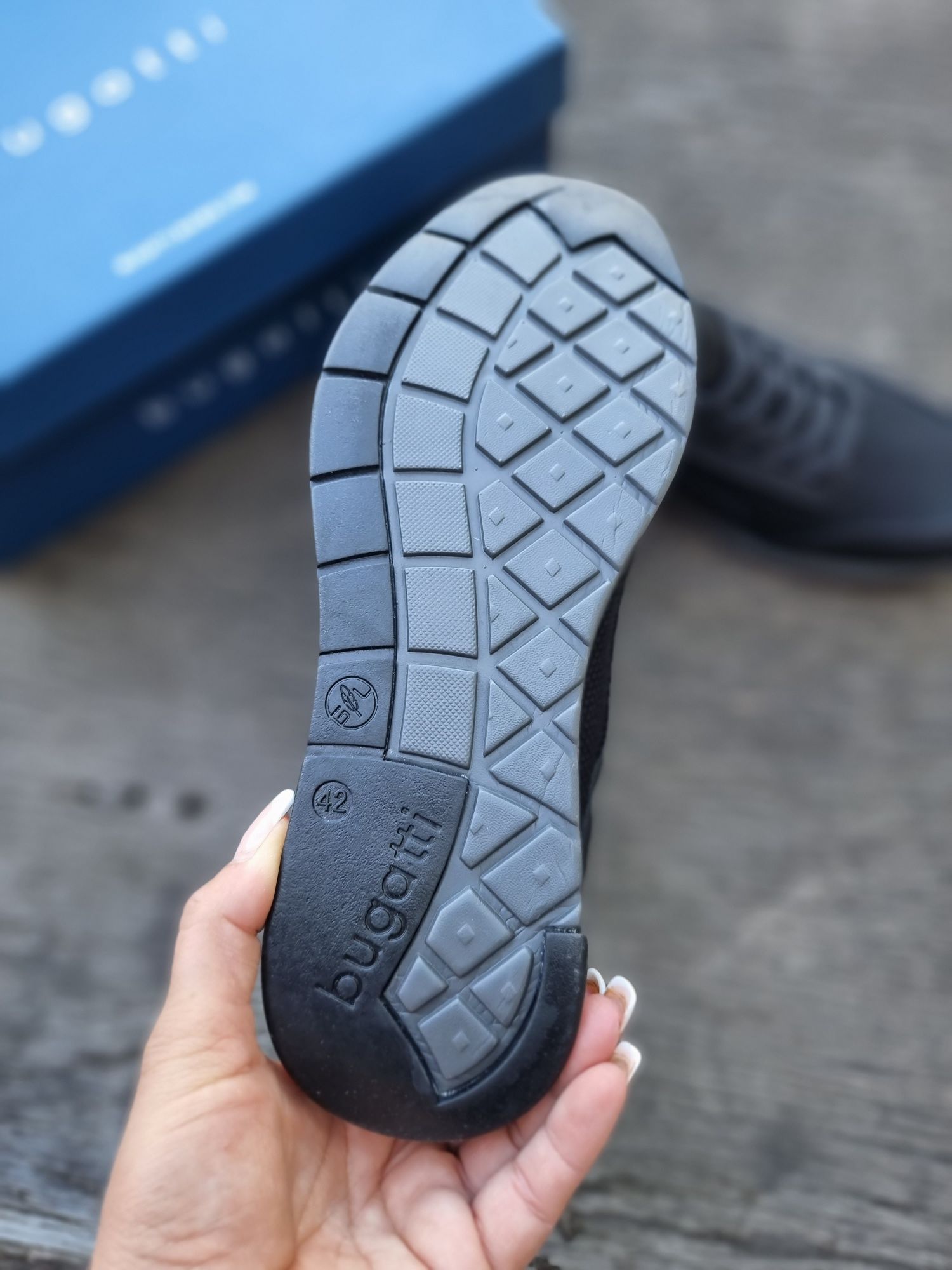 Шикарные  мужские туфли кроссовки Bugatti размер 42-27.5см
На стопу 27