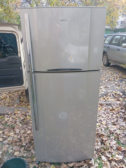 Продам холодильник Тошиба б у в отличном состоянии