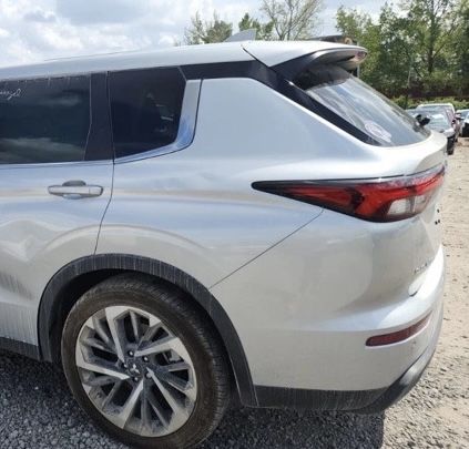 Mitsubishi Outlander 4 задня чвертка крило