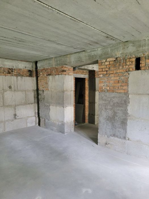 Продаж приміщення в Парковій Оселі