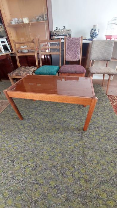 Кухня . Стул. Скамейка.