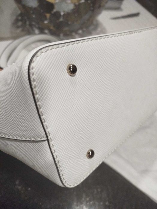 Mala GUESS como nova