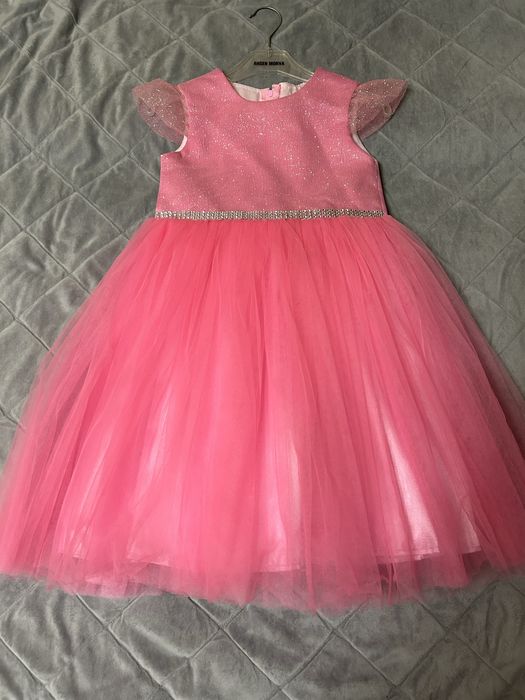 Сукня святкова на дівчинку 4-5 р