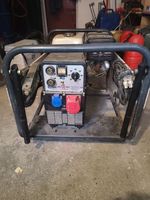 Продам генератор зі встроєним зварювальним інвертором  FOGO FH8220W.