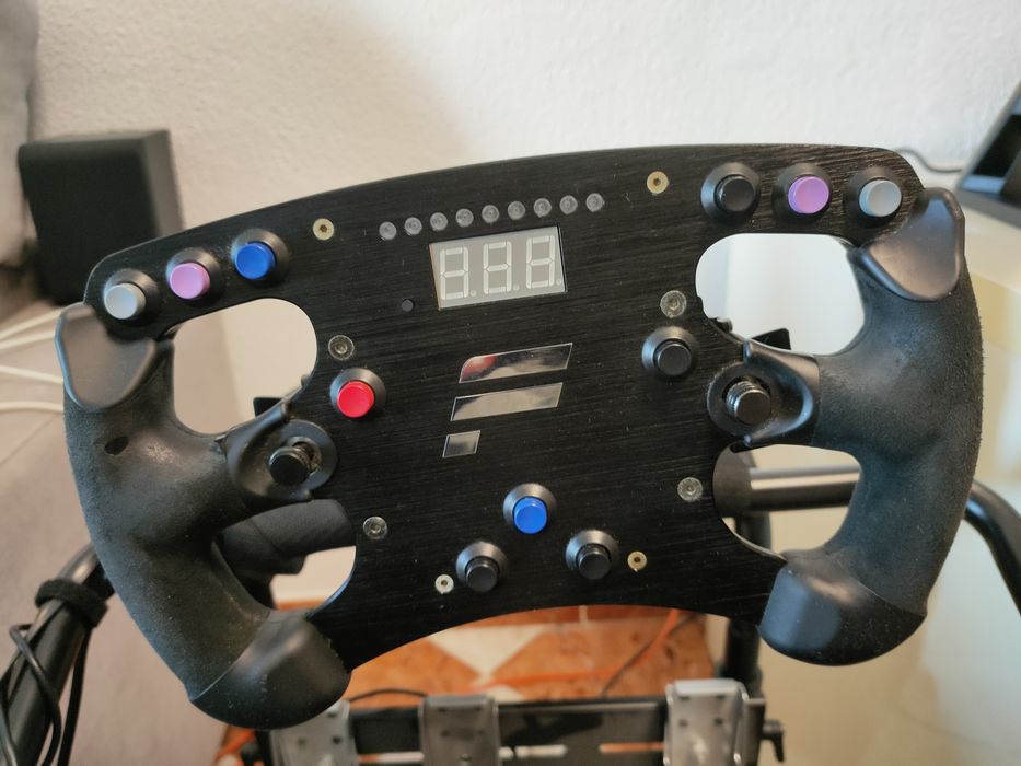 Fanatec Base clubsport 7nm+ volante f1+ pedais cls