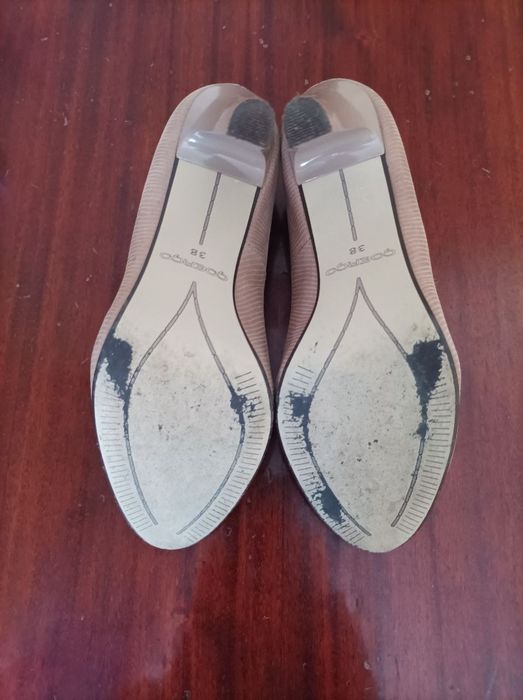 Шкіряні бежеві туфлі