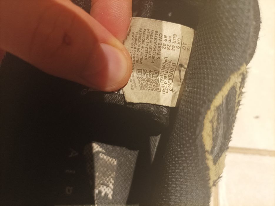 Nike Air Force 1 Low – Czarne . Rozmiar (44)

---

Nike Ai