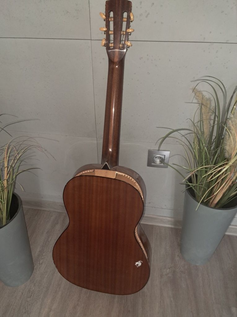 Gitara uszkodzona