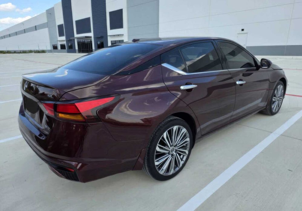 Nissan Altima      2024