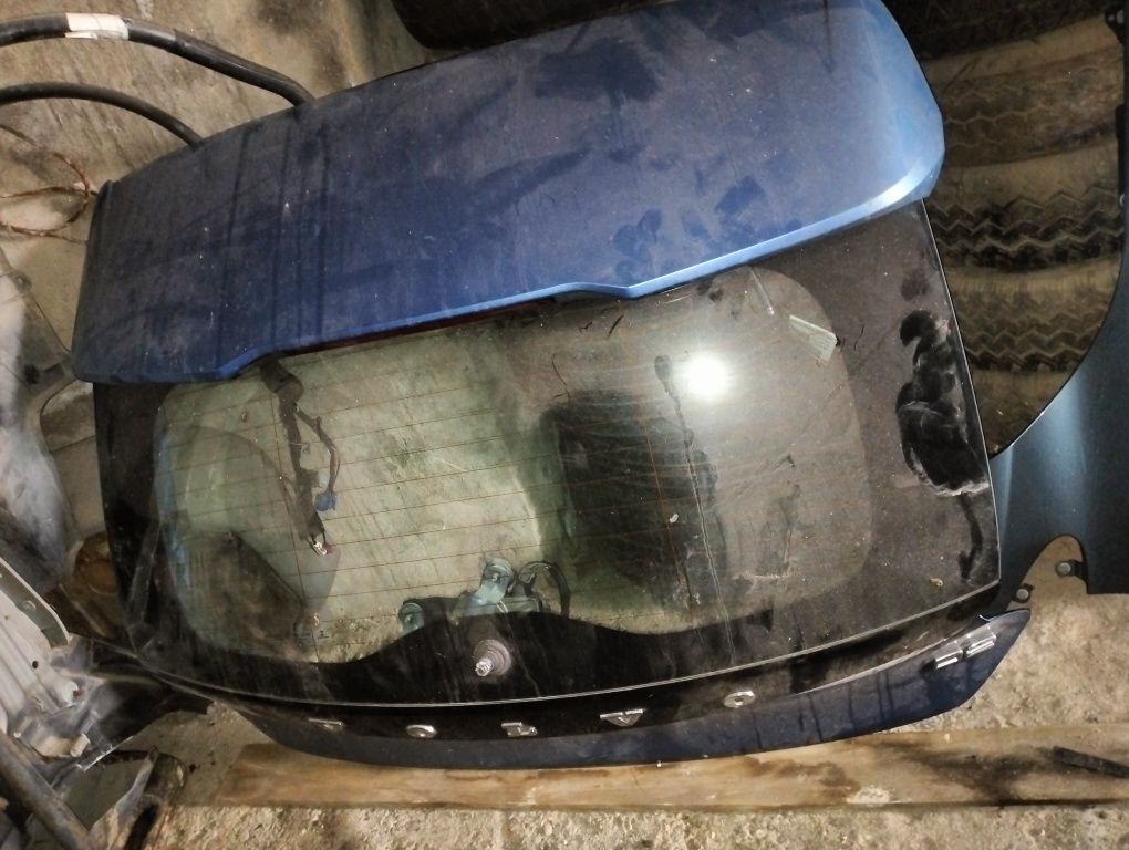 Mala  e porta traseira Volvo  v40