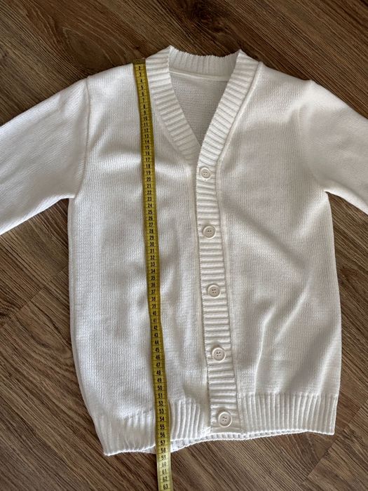 Biały sweter rozm. 152