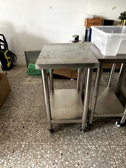 Carrinhos de Inox c/ rodas