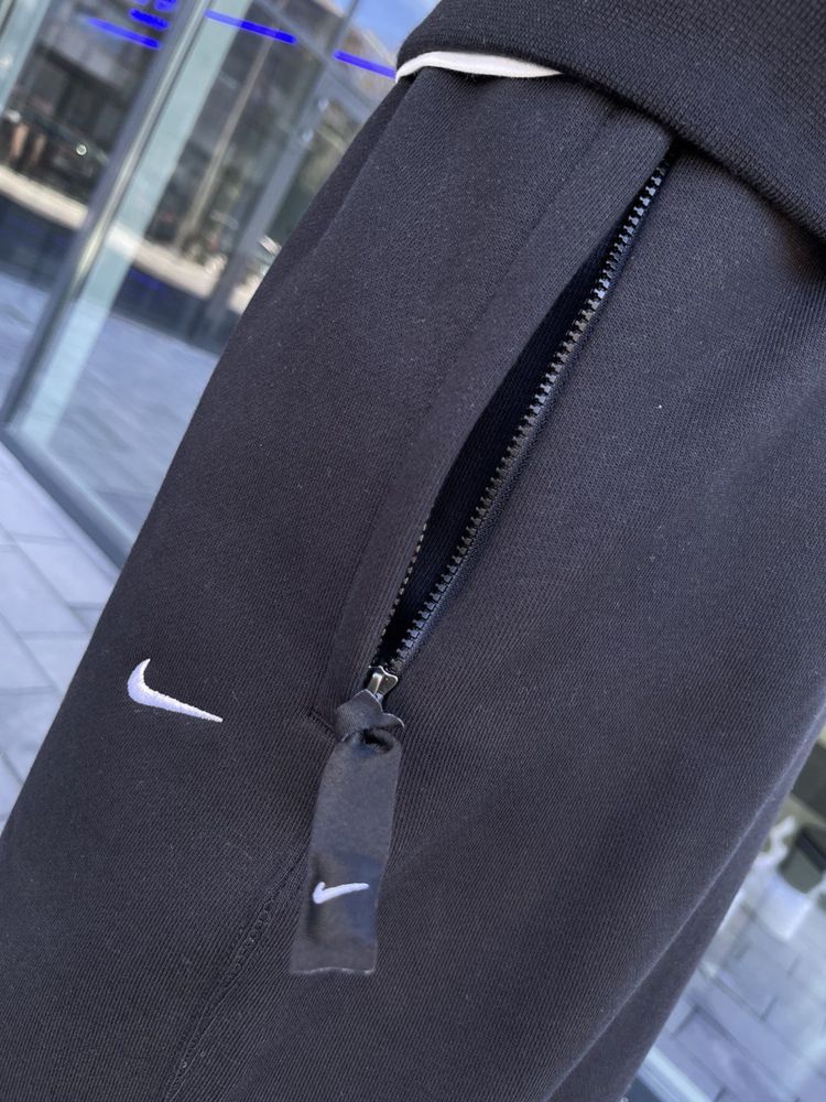 Чоловічі штани Nike Solo SWSH FLC CF Pant