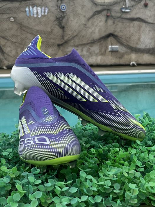 Chuteiras F50 novas
