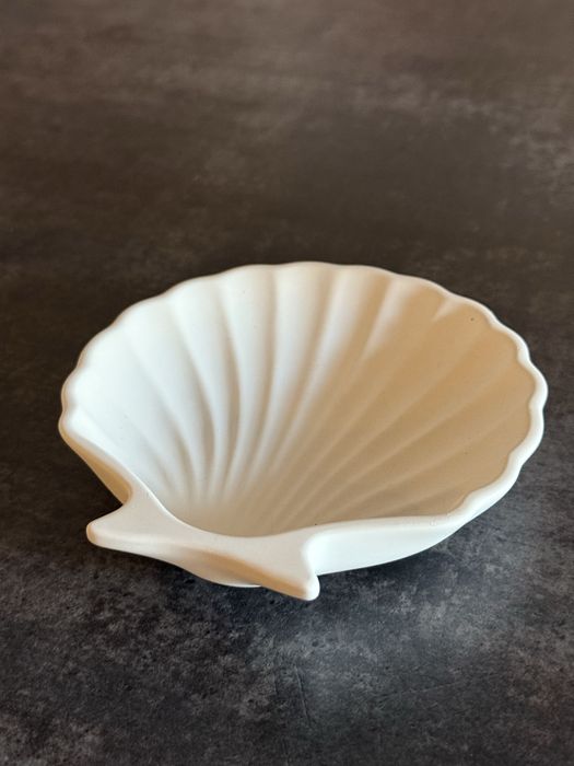Tacka dekoracyjna muszla – handmade, prezent, biżuteria