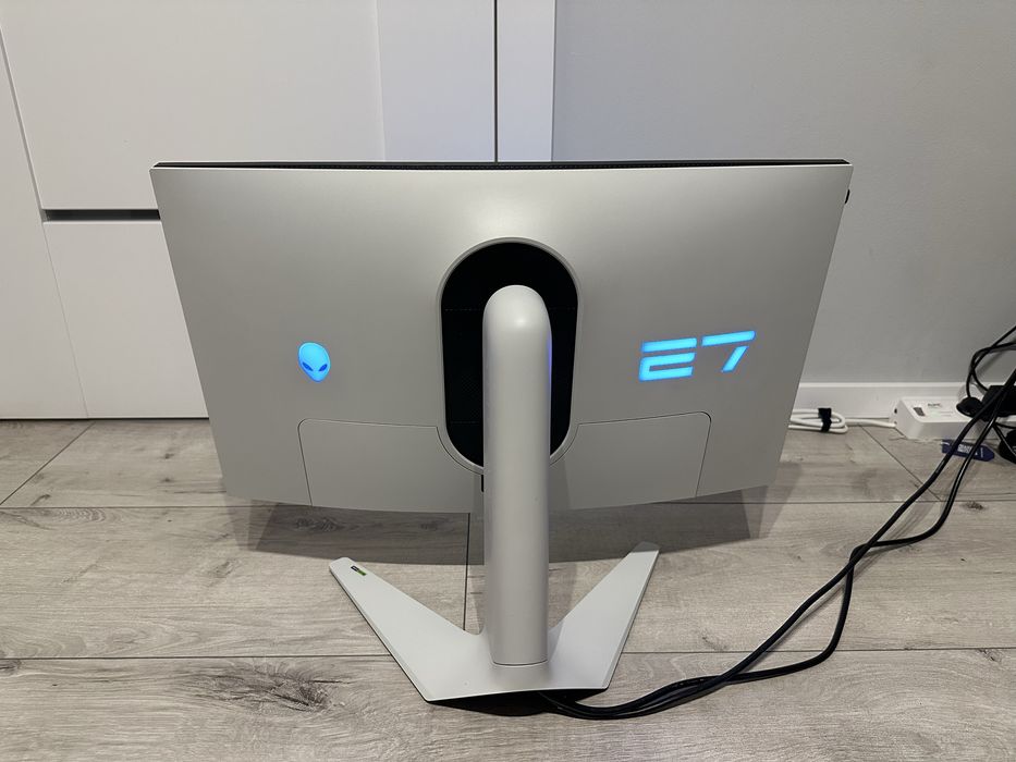 Monitor Dell Alienware AW2723DF