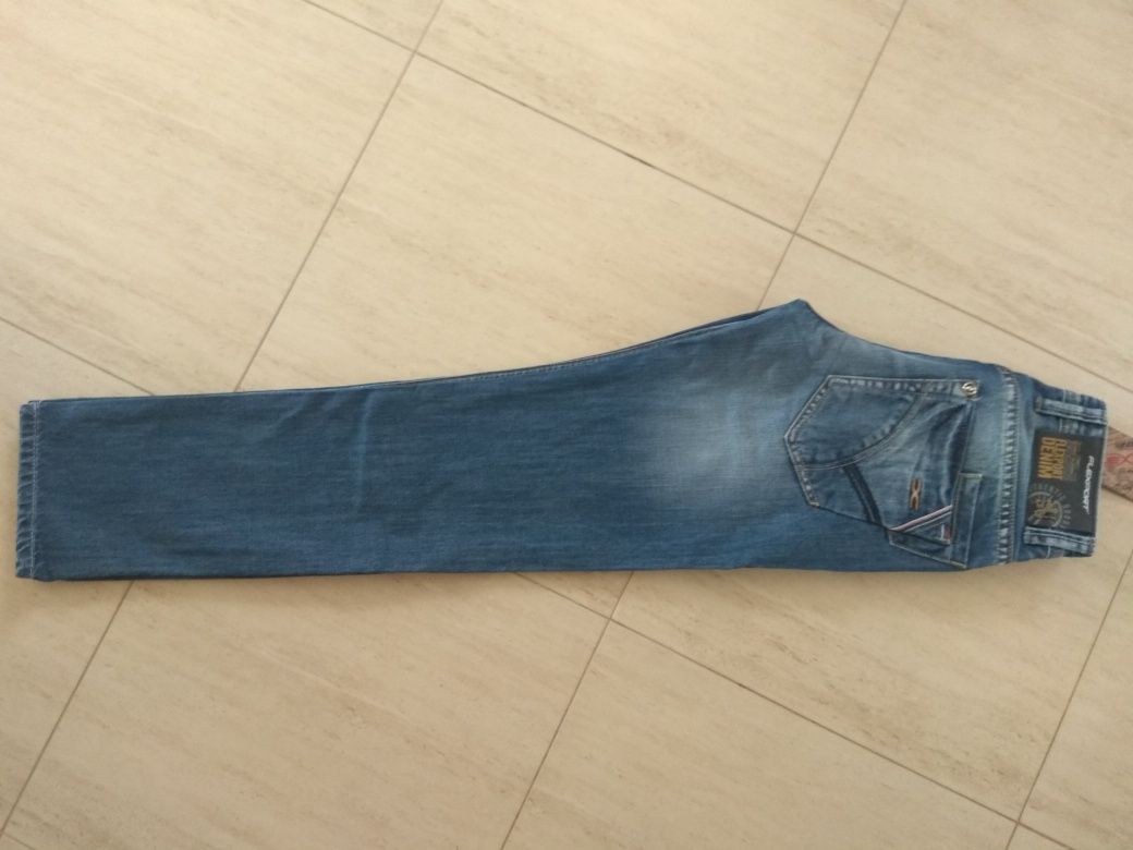 Spodnie jeansowe Flexport