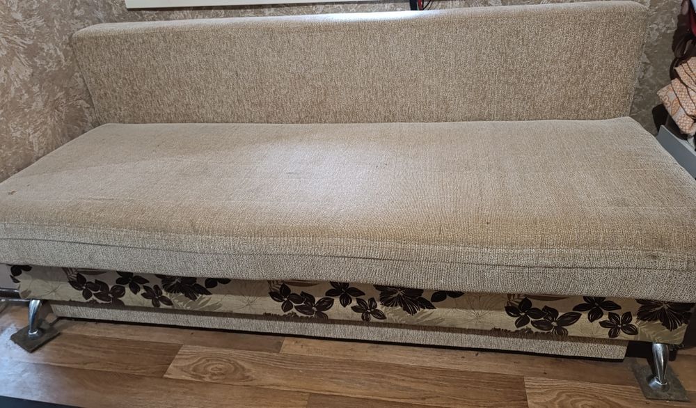 Диван в хорошем состоянии