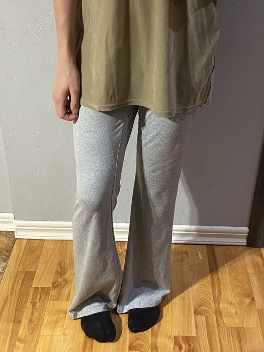 Сірі кльош штани, штани кльош