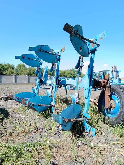 Плуг оборотний Lemken VariOpal 100. Лемкен Опал 1001 3-х корпусний.