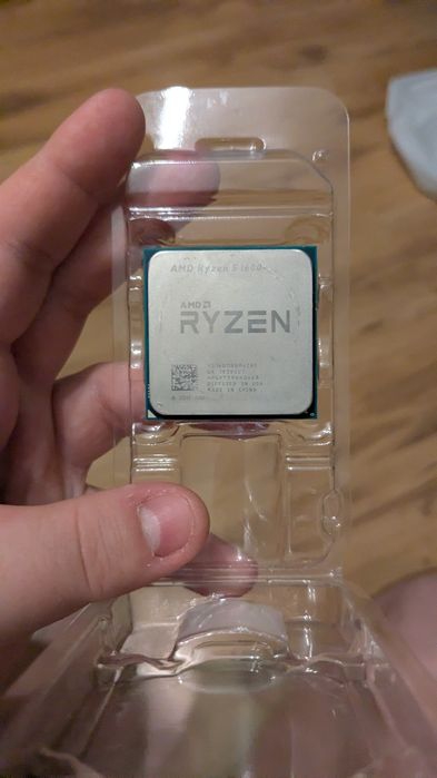 Ryzen 5 1600 +  wentylator + pudelko